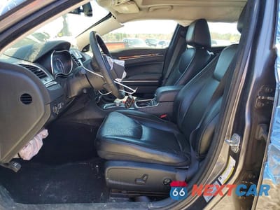Zdjęcie 7 z 12 samochodu: 2017 CHRYSLER 300C VIN:2C3CCAKG5HH566770 - miniatura