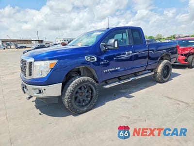 2017 NISSAN TITAN XD SV 1N6BA1C44HN560982 - główne zdjęcie licytacji z USA - miniatura