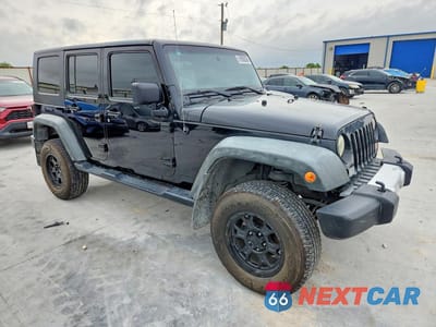 Czwarte zdjęcie samochodu z boku: 2008 JEEP WRANGLER UNLIMITED X VIN:1J4GA391X8L616768 - miniatura