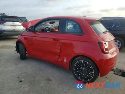 Drugie zdjęcie samochodu z przodu: 2024 FIAT 500 E RED VIN:ZFAFFAA44RX210452 - miniatura