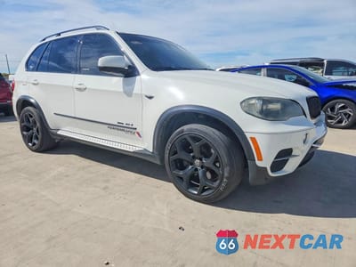 Czwarte zdjęcie samochodu z boku: 2011 BMW X5 XDRIVE35D VIN:5UXZW0C58BL371744 - miniatura