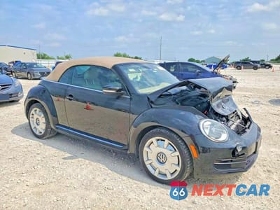 Czwarte zdjęcie samochodu z boku: 2015 VOLKSWAGEN BEETLE 1.8T VIN:3VW517AT1FM802872 - miniatura