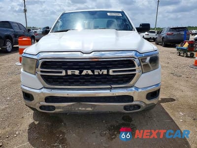 Piąte zdjęcie samochodu w środku: 2022 RAM 1500 BIG HORN VIN:1C6RREBG9NN272780 - miniatura