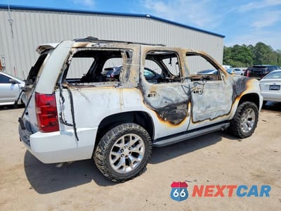 Trzecie zdjęcie samochodu z tyłu: 2010 CHEVROLET TAHOE K1500 LTZ VIN:1GNUKCE08AR268532 - miniatura