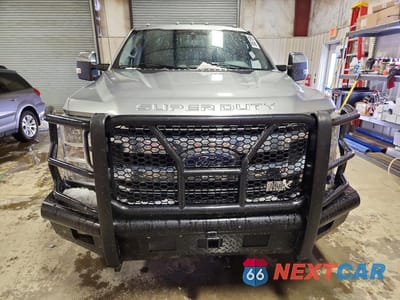 Piąte zdjęcie samochodu w środku: 2021 FORD F350 SUPER DUTY VIN:1FT8W3BN6MEC28301 - miniatura