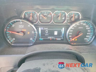 Zdjęcie 9 z 13 samochodu: 2018 CHEVROLET SILVERADO C1500 LT VIN:3GCPCREC8JG231318 - miniatura