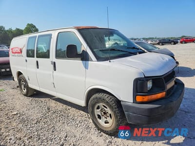 Czwarte zdjęcie samochodu z boku: 2007 CHEVROLET EXPRESS 1500 DELIVERY VAN VIN:1GCFG15X771217535 - miniatura