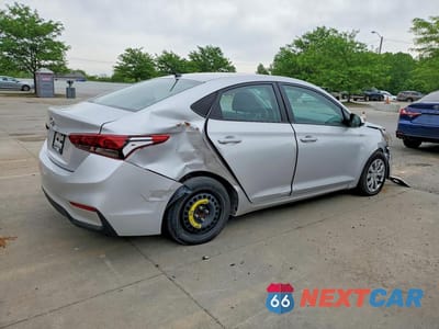 Trzecie zdjęcie samochodu z tyłu: 2021 HYUNDAI ACCENT SE VIN:3KPC24A64ME136940 - miniatura