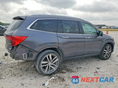 Trzecie zdjęcie samochodu z tyłu: 2017 HONDA PILOT TOURING VIN:5FNYF5H91HB045561 - miniatura