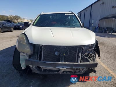 Piąte zdjęcie samochodu w środku: 2015 NISSAN ROGUE SELECT S VIN:JN8AS5MV2FW764928 - miniatura