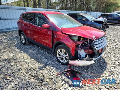 Czwarte zdjęcie samochodu z boku: 2019 FORD ESCAPE SE VIN:1FMCU9GD5KUA48793 - miniatura