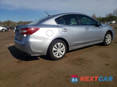 Trzecie zdjęcie samochodu z tyłu: 2017 SUBARU IMPREZA VIN:4S3GKAA68H3617044 - miniatura