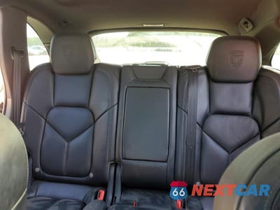 Zdjęcie 10 z 13 samochodu: 2017 PORSCHE CAYENNE VIN:WP1AA2A2XHKA87465 - miniatura