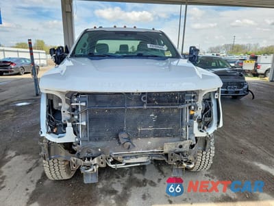 Piąte zdjęcie samochodu w środku: 2019 FORD F350 SUPER DUTY VIN:1FT8X3BT4KEG23361 - miniatura