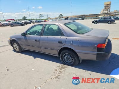 Drugie zdjęcie samochodu z przodu: 1998 TOYOTA CAMRY LE VIN:4T1BG22K6WU363625 - miniatura