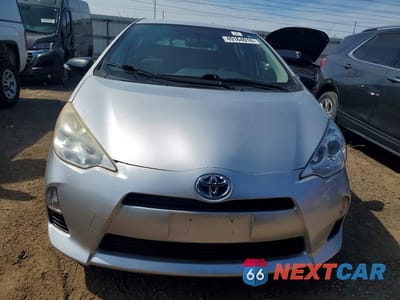 Piąte zdjęcie samochodu w środku: 2013 TOYOTA PRIUS C TWO VIN:JTDKDTB31D1550524 - miniatura