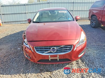 Piąte zdjęcie samochodu w środku: 2013 VOLVO S60 T5 VIN:YV1612FHXD2210352 - miniatura