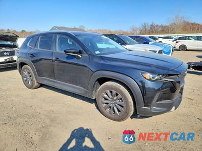 Czwarte zdjęcie samochodu z boku: 2023 MAZDA CX-50 PREFERRED PLUS VIN:7MMVABCM2PN145132 - miniatura