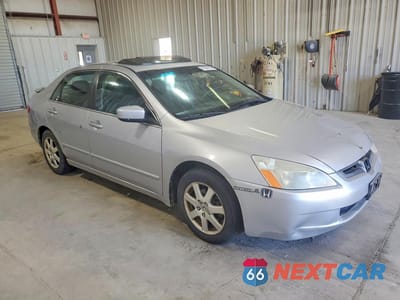Czwarte zdjęcie samochodu z boku: 2005 HONDA ACCORD EX VIN:1HGCM66555A004068 - miniatura