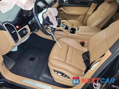 Zdjęcie 7 z 14 samochodu: 2019 PORSCHE CAYENNE VIN:WP1AA2AY1KDA17627 - miniatura