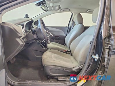 Zdjęcie 7 z 12 samochodu: 2017 CHEVROLET SONIC LS VIN:1G1JB5SG7H4153610 - miniatura