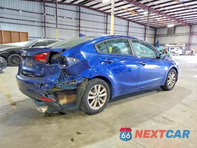 Trzecie zdjęcie samochodu z tyłu: 2017 KIA FORTE S VIN:3KPFL4A78HE135816 - miniatura