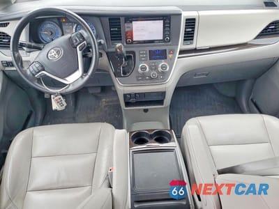 Zdjęcie 8 z 13 samochodu: 2020 TOYOTA SIENNA XLE 8-PASSENGER VIN:5TDYZ3DC4LS057186 - miniatura