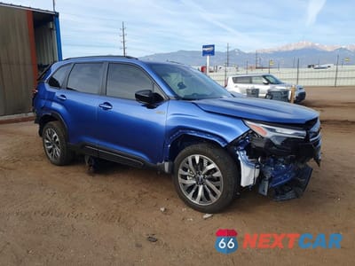 Czwarte zdjęcie samochodu z boku: 2025 SUBARU FORESTER TOURING VIN:JF2SLSTDXSH441179 - miniatura