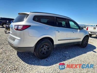 Trzecie zdjęcie samochodu z tyłu: 2017 CHEVROLET TRAVERSE LS VIN:1GNKRFED4HJ286932 - miniatura
