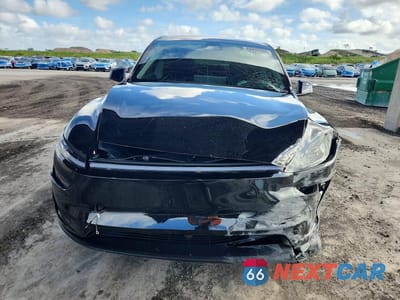 Piąte zdjęcie samochodu w środku: 2026 TESLA MODEL Y VIN:7SAYGDEEXTA412877 - miniatura