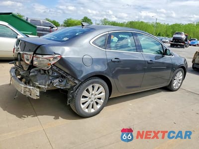 Trzecie zdjęcie samochodu z tyłu: 2016 BUICK VERANO VIN:1G4PP5SK3G4126597 - miniatura