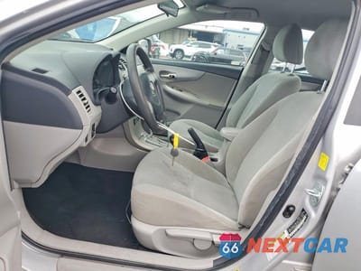 Zdjęcie 7 z 12 samochodu: 2011 TOYOTA COROLLA LE VIN:2T1BU4EE5BC575907 - miniatura