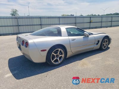 Trzecie zdjęcie samochodu z tyłu: 2004 CHEVROLET CORVETTE VIN:1G1YY22G845118199 - miniatura