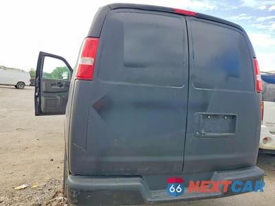 Zdjęcie 6 z 12 samochodu: 2019 CHEVROLET EXPRESS G2500 - CARGO VAN VIN:1GCWGBFPXK1330912 - miniatura
