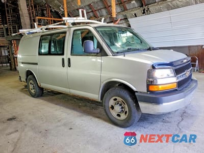 Czwarte zdjęcie samochodu z boku: 2012 CHEV EXPRESS G2500 VIN:1GCWGFCA0C1138133 - miniatura