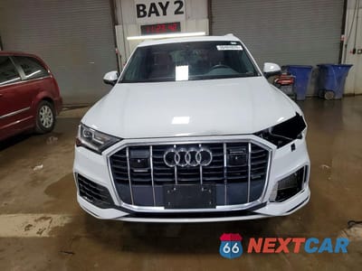 Piąte zdjęcie samochodu w środku: 2021 AUDI Q7 PREMIUM PLUS VIN:WA1LXAF77MD011802 - miniatura