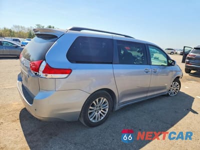 Trzecie zdjęcie samochodu z tyłu: 2012 TOYOTA SIENNA XLE 8-PASSENGER VIN:5TDYK3DCXCS234795 - miniatura