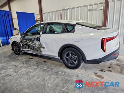 Drugie zdjęcie samochodu z przodu: 2025 KIA K4 LXS VIN:3KPFT4DE5SE093400 - miniatura