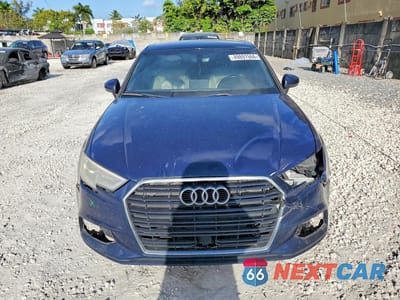 Piąte zdjęcie samochodu w środku: 2018 AUDI A3 PREMIUM VIN:WAUAUGFF4J1027644 - miniatura