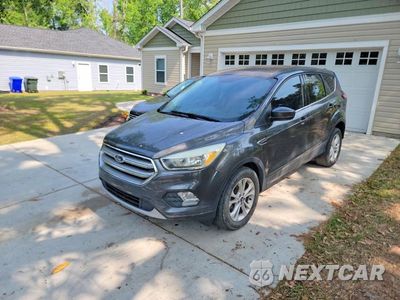 Drugie zdjęcie samochodu z przodu: 2017 FORD ESCAPE SE VIN:1FMCU9GD0HUC36873 - miniatura