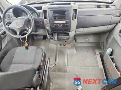 Zdjęcie 8 z 13 samochodu: 2012 MERCEDES-BENZ SPRINTER 2500 VIN:WD3PE8CB5C5709732 - miniatura