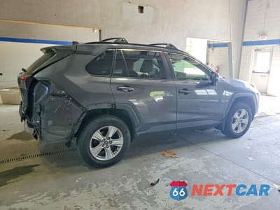 Trzecie zdjęcie samochodu z tyłu: 2019 TOYOTA RAV4 XLE VIN:JTMP1RFV1KD045933 - miniatura