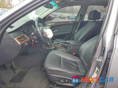 Zdjęcie 7 z 12 samochodu: 2010 BMW 528 XI VIN:WBANV1C50AC159666 - miniatura