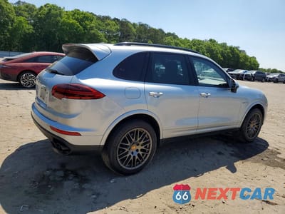 Trzecie zdjęcie samochodu z tyłu: 2017 PORSCHE CAYENNE SE HYBRID PLATINUM VIN:WP1AE2A25HLA69020 - miniatura