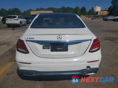 Zdjęcie 6 z 12 samochodu: 2018 MERCEDES-BENZ E 300 VIN:WDDZF4JB8JA443219 - miniatura