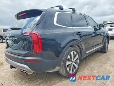 Trzecie zdjęcie samochodu z tyłu: 2022 KIA TELLURIDE EX VIN:5XYP34HC0NG315605 - miniatura