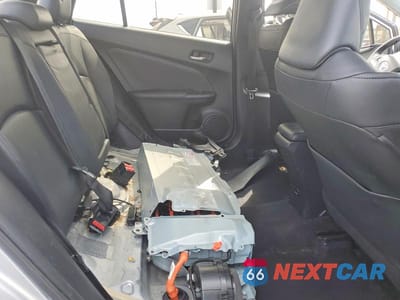 Zdjęcie 10 z 12 samochodu: 2016 TOYOTA PRIUS FOUR VIN:JTDKARFU8G3519276 - miniatura