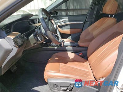 Zdjęcie 7 z 13 samochodu: 2021 AUDI E-TRON PREMIUM VIN:WA1AAAGE8MB008747 - miniatura