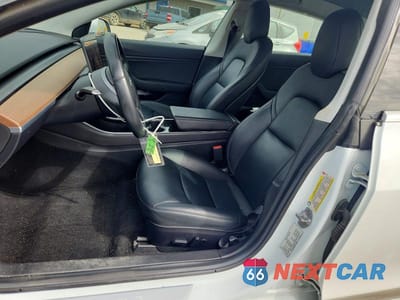 Zdjęcie 7 z 11 samochodu: 2019 TESLA MODEL 3 VIN:5YJ3E1EBXKF191588 - miniatura