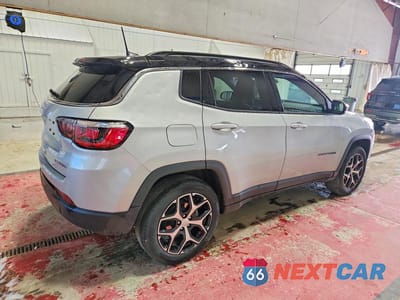 Trzecie zdjęcie samochodu z tyłu: 2024 JEEP COMPASS LIMITED VIN:3C4NJDCN3RT158625 - miniatura